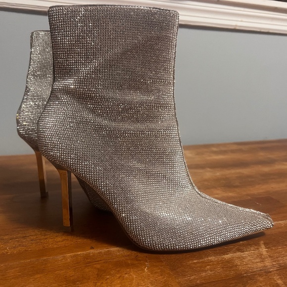 Steve Madden Shoes - Steve Madden Rinestone Heals
